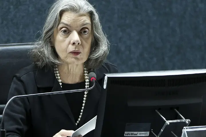 Cármen Lúcia apresenta regras para atuação de juízes nas eleições 