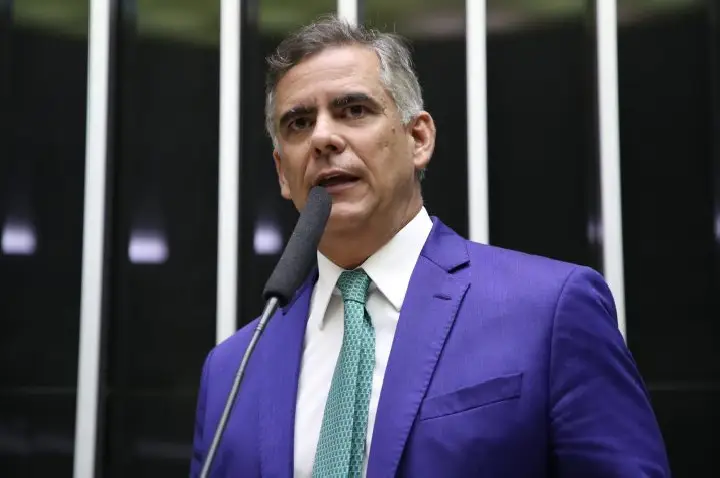 Comissão de Constituição e Justiça aprova piso salarial nacional de R$ 3 mil para garis