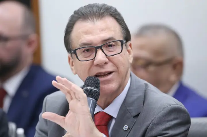 Comissão que analisa a medida provisória do seguro-defeso ouvirá o ministro do Trabalho