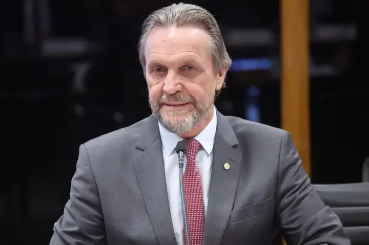 Líder do PT defende votação de aumento do faturamento do MEI nesta semana
