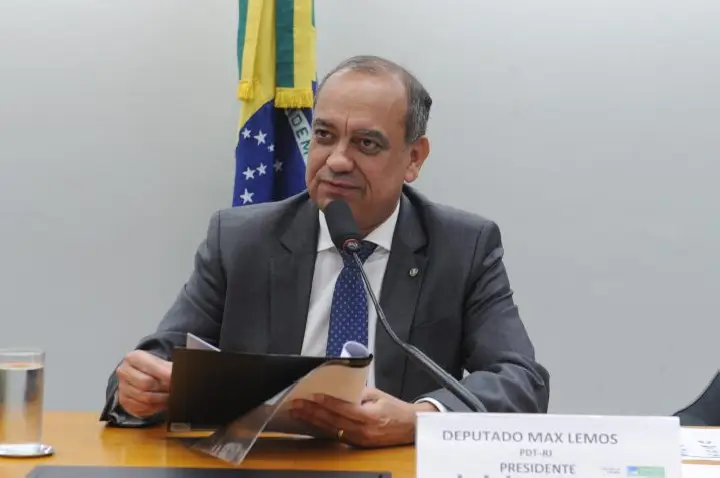 Max Lemos é eleito presidente da Comissão de Trabalho