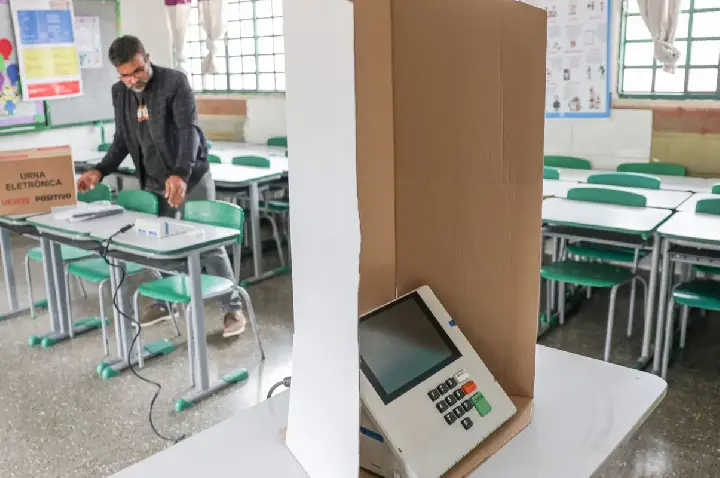 No estado de São Paulo, 32 urnas com problemas são substituídas