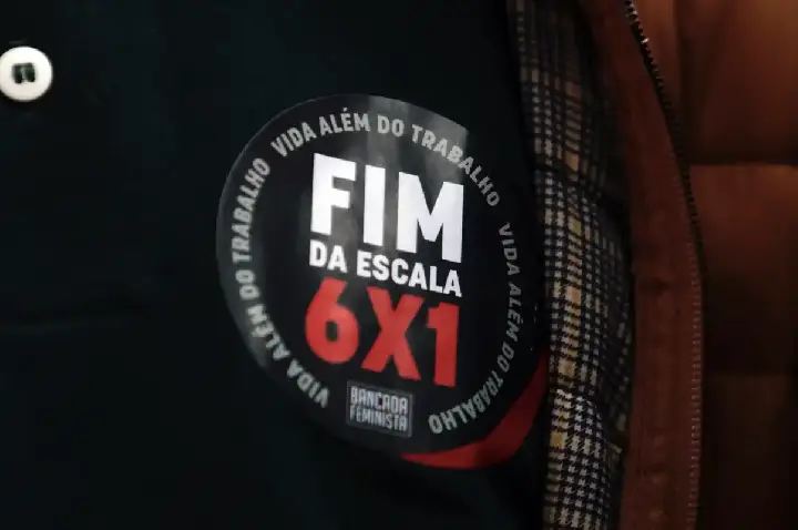 Pesquisa diz que 73% dos brasileiros apoiam fim da escala 6x1