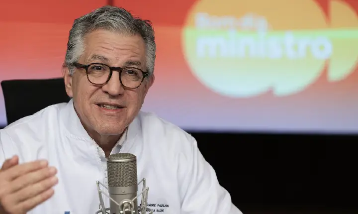 PF desmente Veja e Padilha aciona Justiça sobre fake news contra Lula