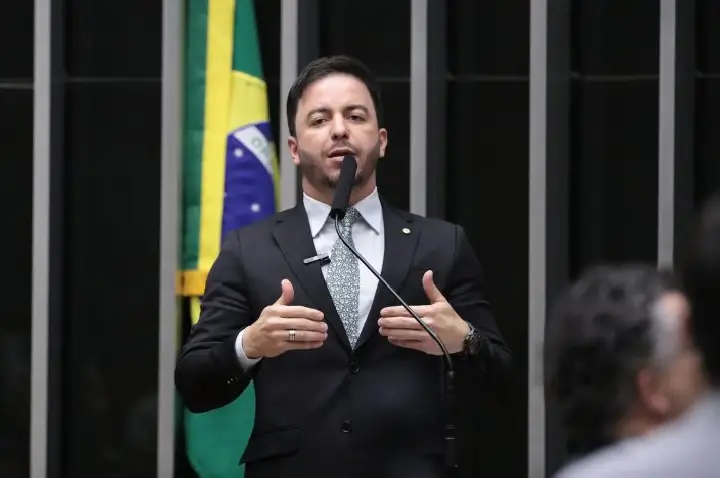 Projeto aumenta pena para maus-tratos a animais em canis e gatis clandestinos