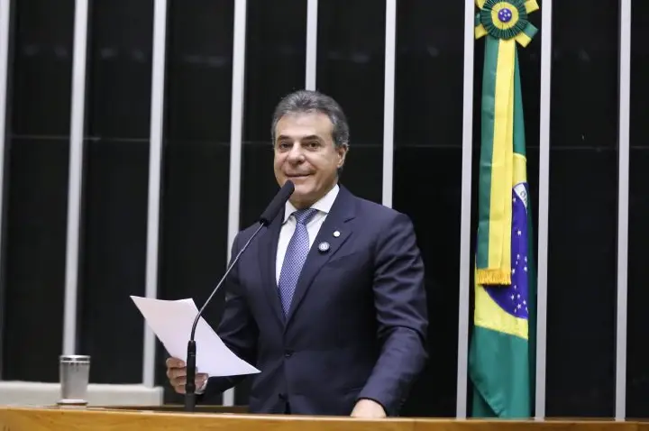 Projeto exige nome fantasia e CNPJ em faturas de cartão de crédito e débito