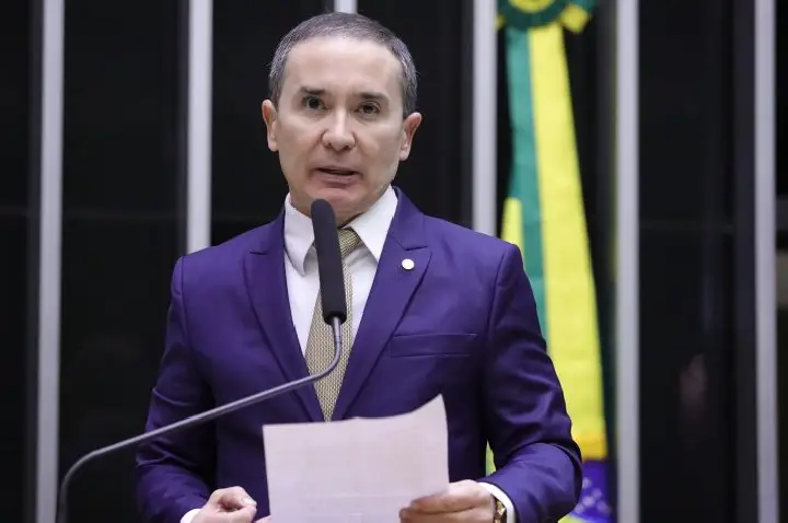 Projeto exige que Aneel publique relatórios sobre tarifas de energia em linguagem simples