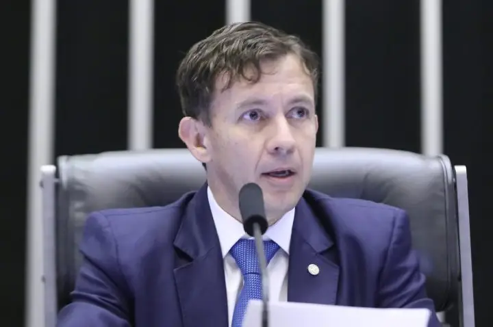 Projeto inclui expressamente maus-tratos em leis de defesa da criança e do adolescente