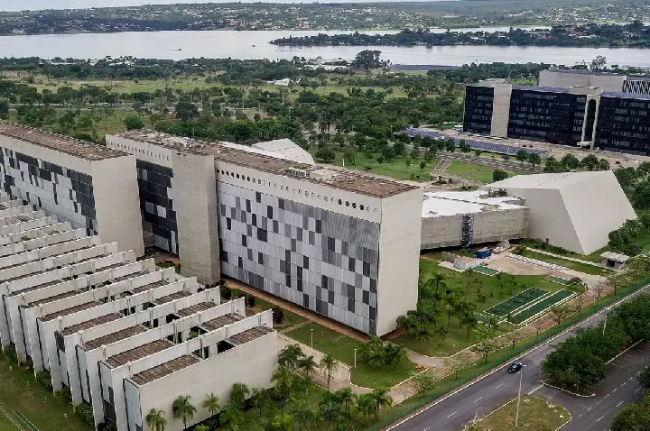 STJ abre sindicância contra ministro acusado de importunação sexual 