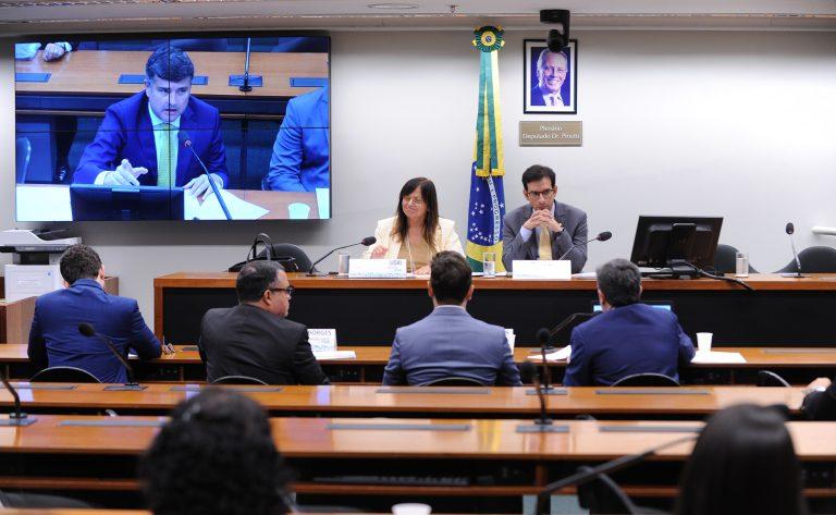 Debatedores cobram atuação de agência reguladora no combate a abusos de operadoras em planos de saúde coletivos