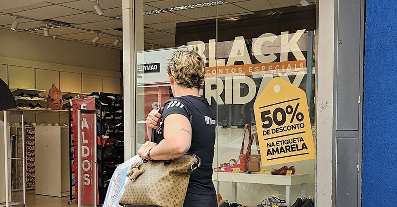 Procon de MS alerta consumidores para compras conscientes na Black Friday