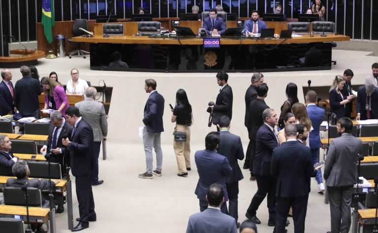 Câmara aprova medidas para conscientização da sociedade sobre desastres; acompanhe