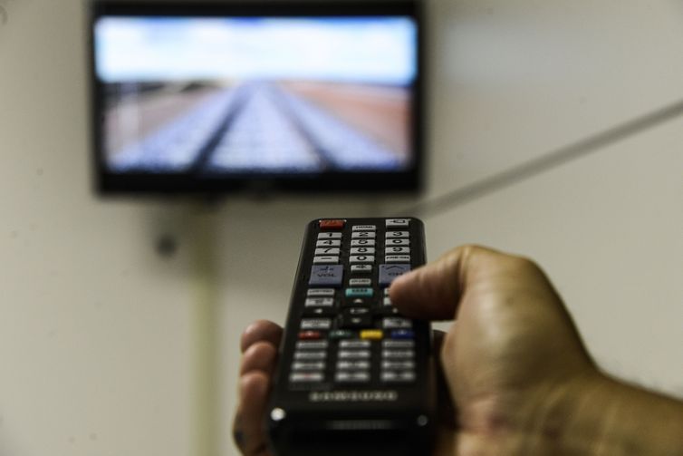 Câmara conclui votação de projeto sobre streaming; texto vai ao Senado