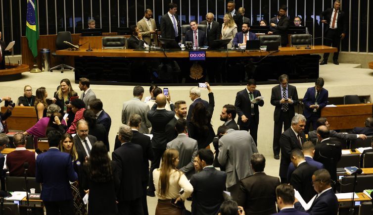 Motta adia votação de PL Antifacção para terça-feira (18)