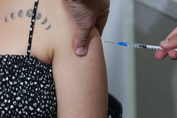 Capital paulista já vacinou mais de 11 mil gestantes contra o VSR